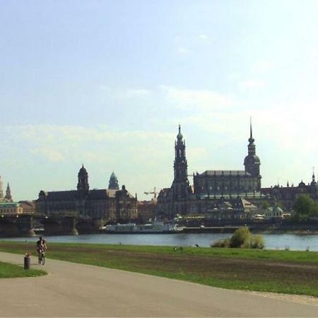 Exklusive Ferienwohnung An Der Elbe Dresden Exterior foto